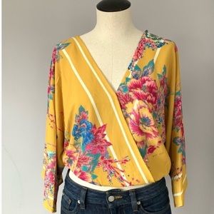 Flying Tomato floral wrap kimono crop top M